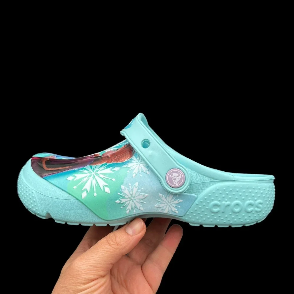 CROCS new tags